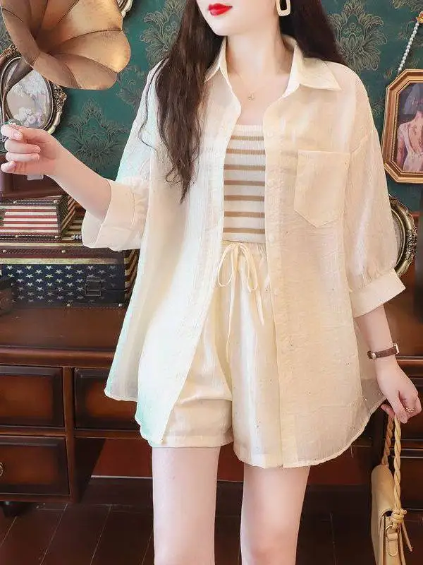 Fashionable Sun Protection Set Sequin Top Casual Anti-Uv Striped Shorts Three Piece Set Bright And Trendy Summer Outfit
Fashionable Sun Protection Set Sequin Top Casual Anti-Uv Striped Shorts Three Piece Set Bright And Trendy Summer Outfit