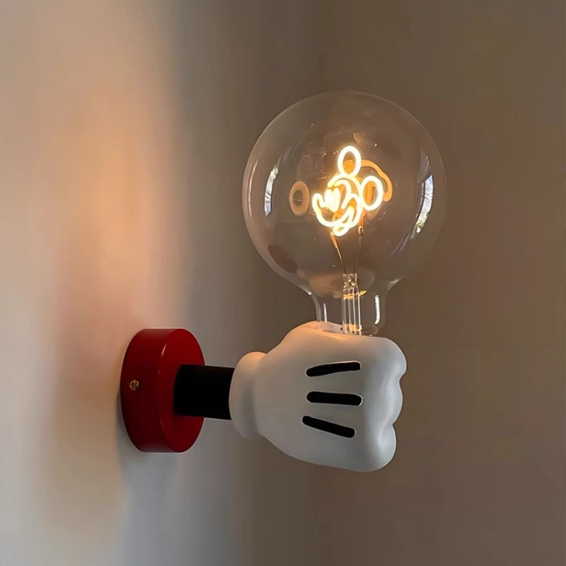 Cartoon minimalist wall lamp bedroom handheld wall lamp ins children's room personalized creative bedside night light
Cartoon minimalist wall lamp bedroom handheld wall lamp ins children's room personalized creative bedside night light