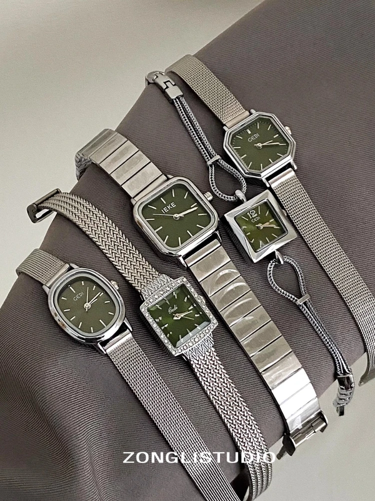 Light Luxury Silver Ladies Bracelet Fashion Green Simple Design Quartz Watch Waterproof Steel Belt Clock Gift Women's Watch
Light Luxury Silver Ladies Bracelet Fashion Green Simple Design Quartz Watch Waterproof Steel Belt Clock Gift Women's Watch
