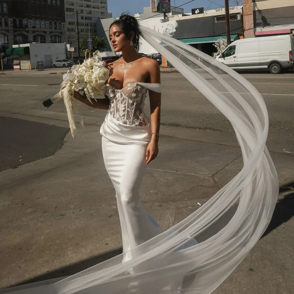 Sexy Off The Shoudler Sweethart Lace Satin Sheath Wedding Dresses Custom Made Bridal Grown 2025 Vestido De Noival
Sexy Off The Shoudler Sweethart Lace Satin Sheath Wedding Dresses Custom Made Bridal Grown 2025 Vestido De Noival