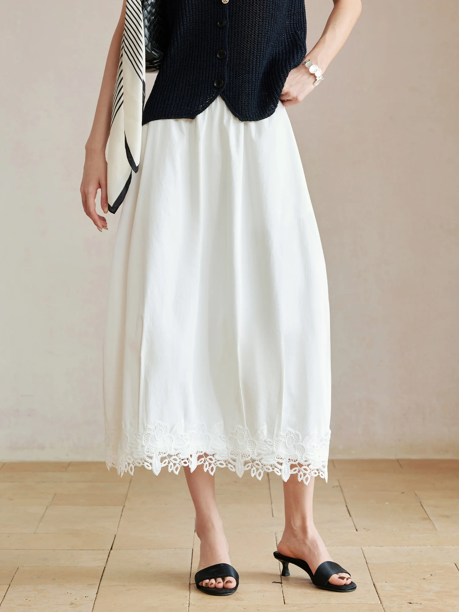 Elegant Embroidered Lace Bouffant Skirt High Waist Silken Lace Half-length Anti-wrinkle Shape Elastic Waistband
Elegant Embroidered Lace Bouffant Skirt High Waist Silken Lace Half-length Anti-wrinkle Shape Elastic Waistband
