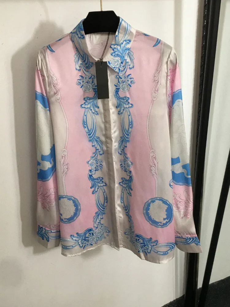 Retro Luxury Baroque Head Portrait Print Thin Satin Silk irt Women's Casual Summer Vaion Collar Long Sve Loose Fit
Retro Luxury Baroque Head Portrait Print Thin Satin Silk irt Women's Casual Summer Vaion Collar Long Sve Loose Fit