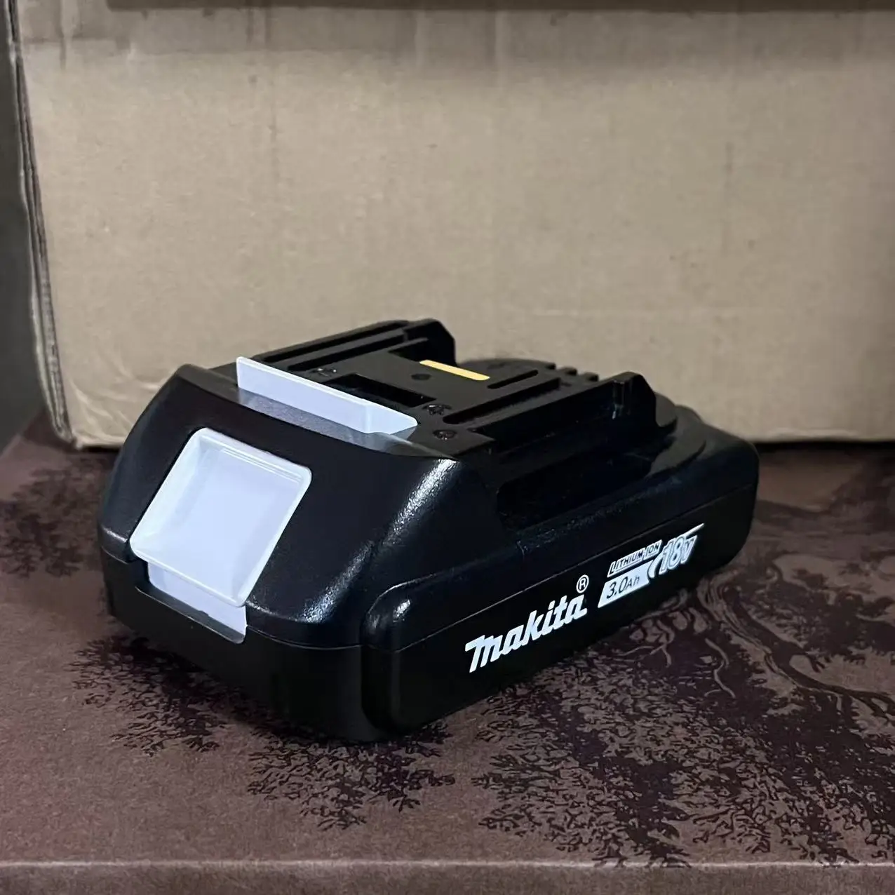 (18V 3.0Ah ) Makita BL1830, BL1830B, BL1840 ,BL1840B ,100% Original battery Makita BL1850 BL1860B power tools battery
(18V 3.0Ah ) Makita BL1830, BL1830B, BL1840 ,BL1840B ,100% Original battery Makita BL1850 BL1860B power tools battery