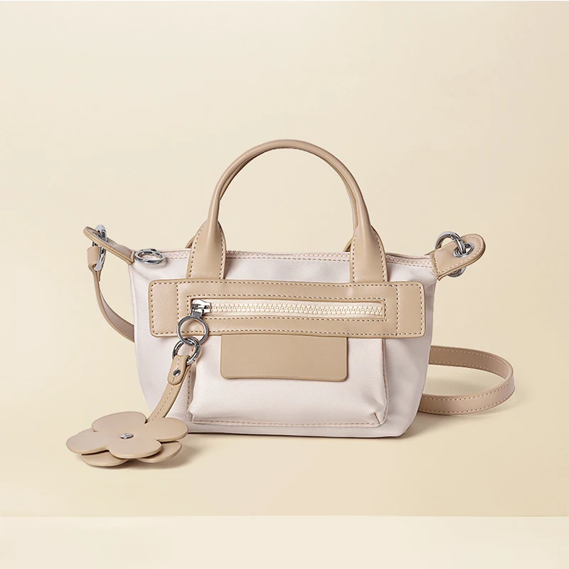 Mini Shoulder Women Bag 2023 Trend New Messenger Bag Flower Hanging Dumpling Messenger Female Shopper Classic Unique Fashion
Mini Shoulder Women Bag 2023 Trend New Messenger Bag Flower Hanging Dumpling Messenger Female Shopper Classic Unique Fashion