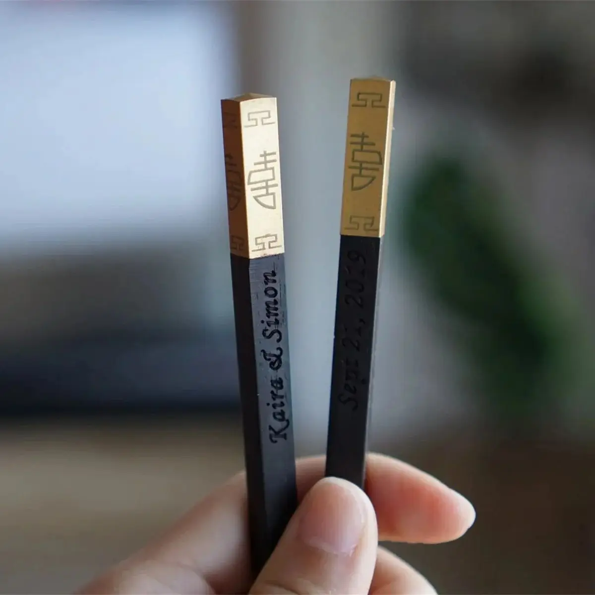 Персонализированные палочки для еды | Позолоченный свадебный подарок | Деревянные палочки для еды с гравировкой, подарок с сумкой | Сувенир для вечеринки
Персонализированные палочки для еды | Позолоченный свадебный подарок | Деревянные палочки для еды с гравировкой, подарок с сумкой | Сувенир для вечеринки