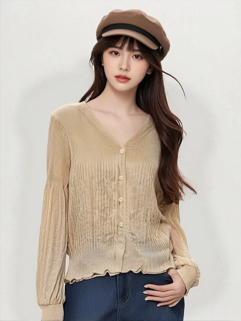 Miyake Fold 2025 Spring and Autumn V-neck Single Breasted Solid Color Versatile Casual Long Sleeved Jacket Top for Women
Miyake Fold 2025 Spring and Autumn V-neck Single Breasted Solid Color Versatile Casual Long Sleeved Jacket Top for Women