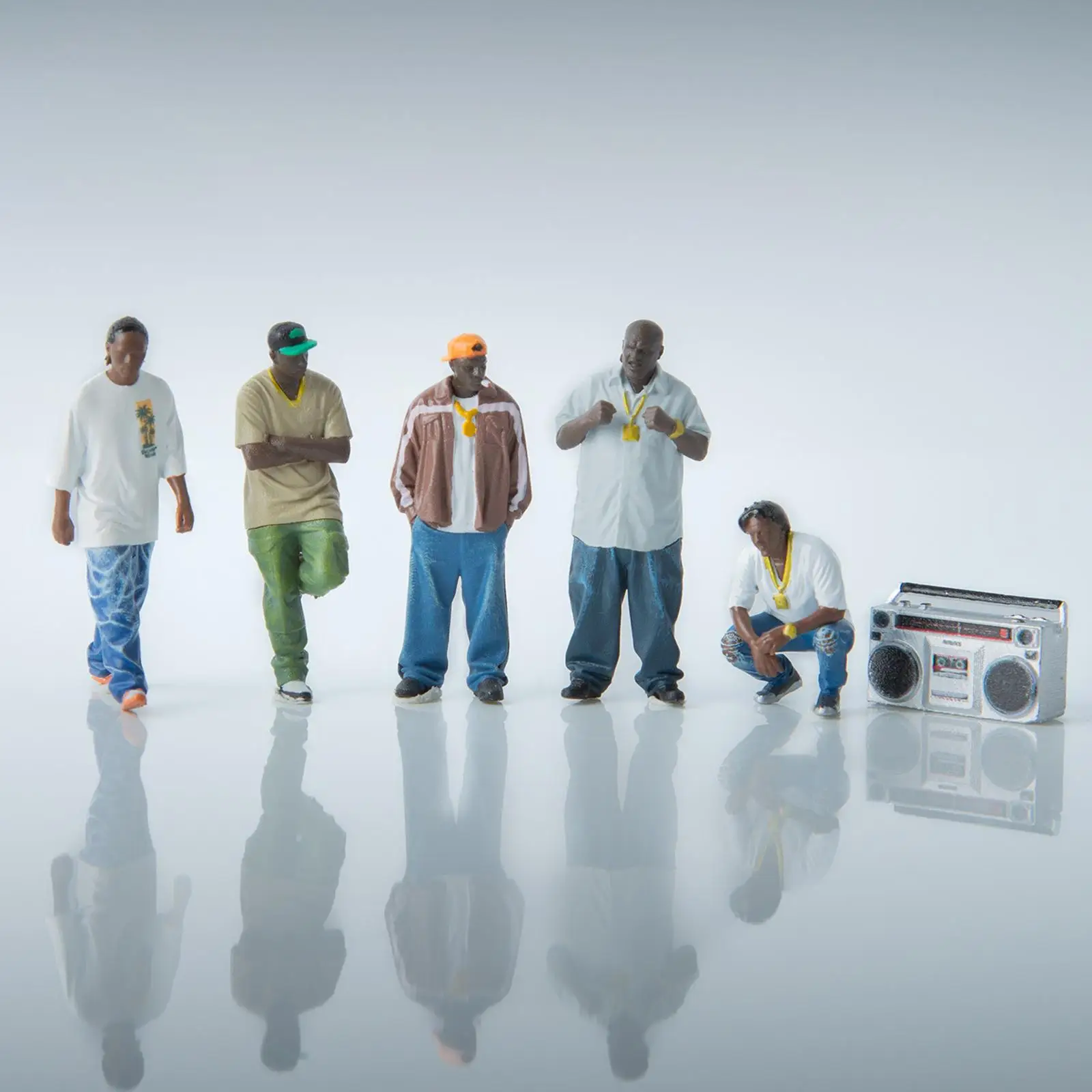 1/64 West COAST Hip Hop Figures Set Speaker Model Collectible Display American Miniature People for Dollhouse Accessories
1/64 West COAST Hip Hop Figures Set Speaker Model Collectible Display American Miniature People for Dollhouse Accessories