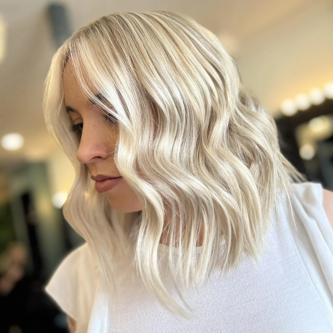 Futura Soft Fibre Wigs Short Bob Lace Wigs Natural Blonde Soft Curly Wavy Wigs For White Women Daily Use
Futura Soft Fibre Wigs Short Bob Lace Wigs Natural Blonde Soft Curly Wavy Wigs For White Women Daily Use