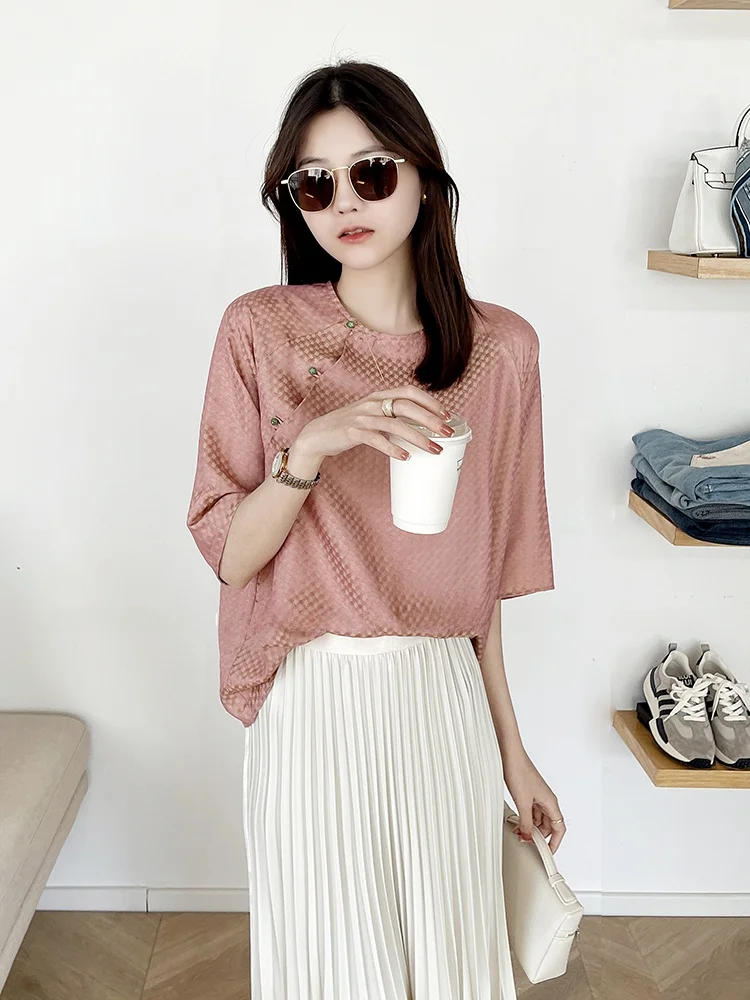 Elegant Pink round Neck Silk Shirt Women's Summer New Design Sensation Top Vintage Korean Fashion by Han Chang Liang Pin
Elegant Pink round Neck Silk Shirt Women's Summer New Design Sensation Top Vintage Korean Fashion by Han Chang Liang Pin