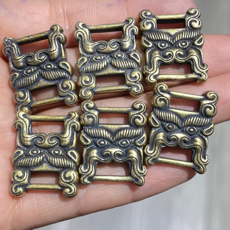 Brass Scripture Book Buckle Support Bazaar Tibetan Street Stall Taobao Beast Face Wealth Cloth Buckle diyTiantie Armor Set
Brass Scripture Book Buckle Support Bazaar Tibetan Street Stall Taobao Beast Face Wealth Cloth Buckle diyTiantie Armor Set