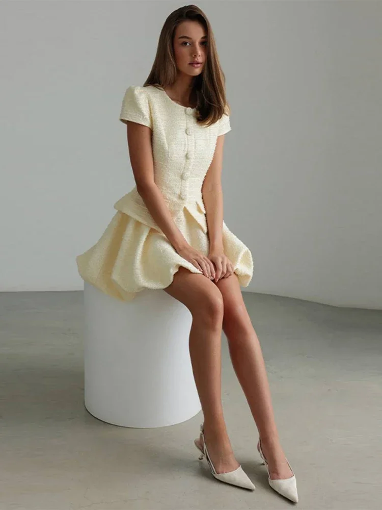 Elegant Solid Slim Women's 2 Pcs Suits O-neck Short Sleeve Single Breasted Slim Tops High Waist Mini Bud Skirt Sweet Lady Outfit
Elegant Solid Slim Women's 2 Pcs Suits O-neck Short Sleeve Single Breasted Slim Tops High Waist Mini Bud Skirt Sweet Lady Outfit