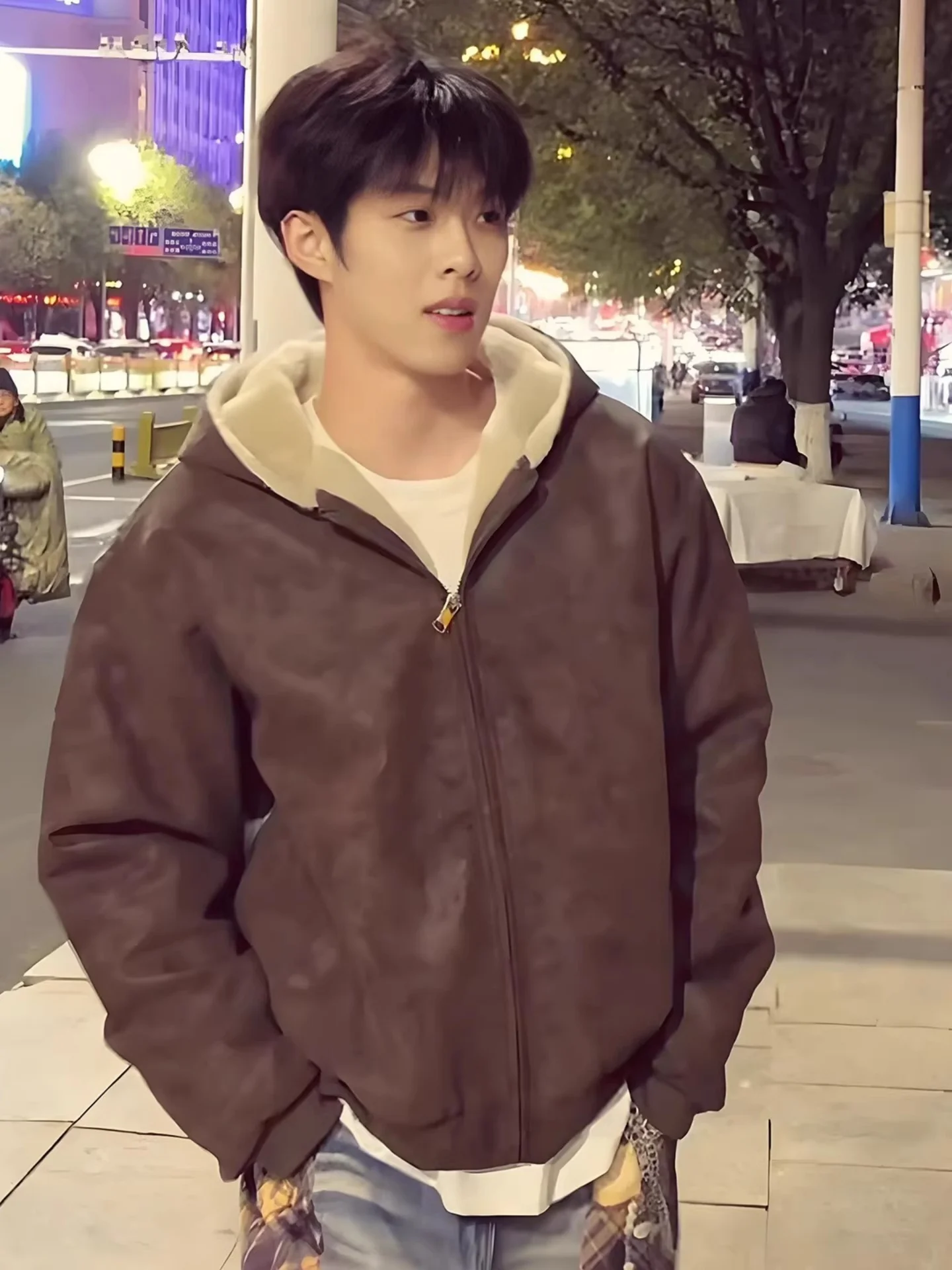 American Retro ort PU Leather Cotton Jaet Men Winter Simulation Rabbit Fur Collar Hooded Thi Warm Cotton Coat Outerwear
American Retro ort PU Leather Cotton Jaet Men Winter Simulation Rabbit Fur Collar Hooded Thi Warm Cotton Coat Outerwear