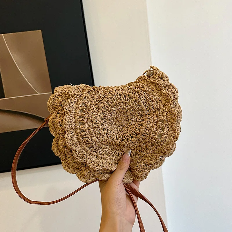 Женская модная соломенная сумка, тканая пляжная сумка, повседневная сумка на кнопках, маленькая плетеная сумка на плечо для путешествий
Женская модная соломенная сумка, тканая пляжная сумка, повседневная сумка на кнопках, маленькая плетеная сумка на плечо для путешествий
