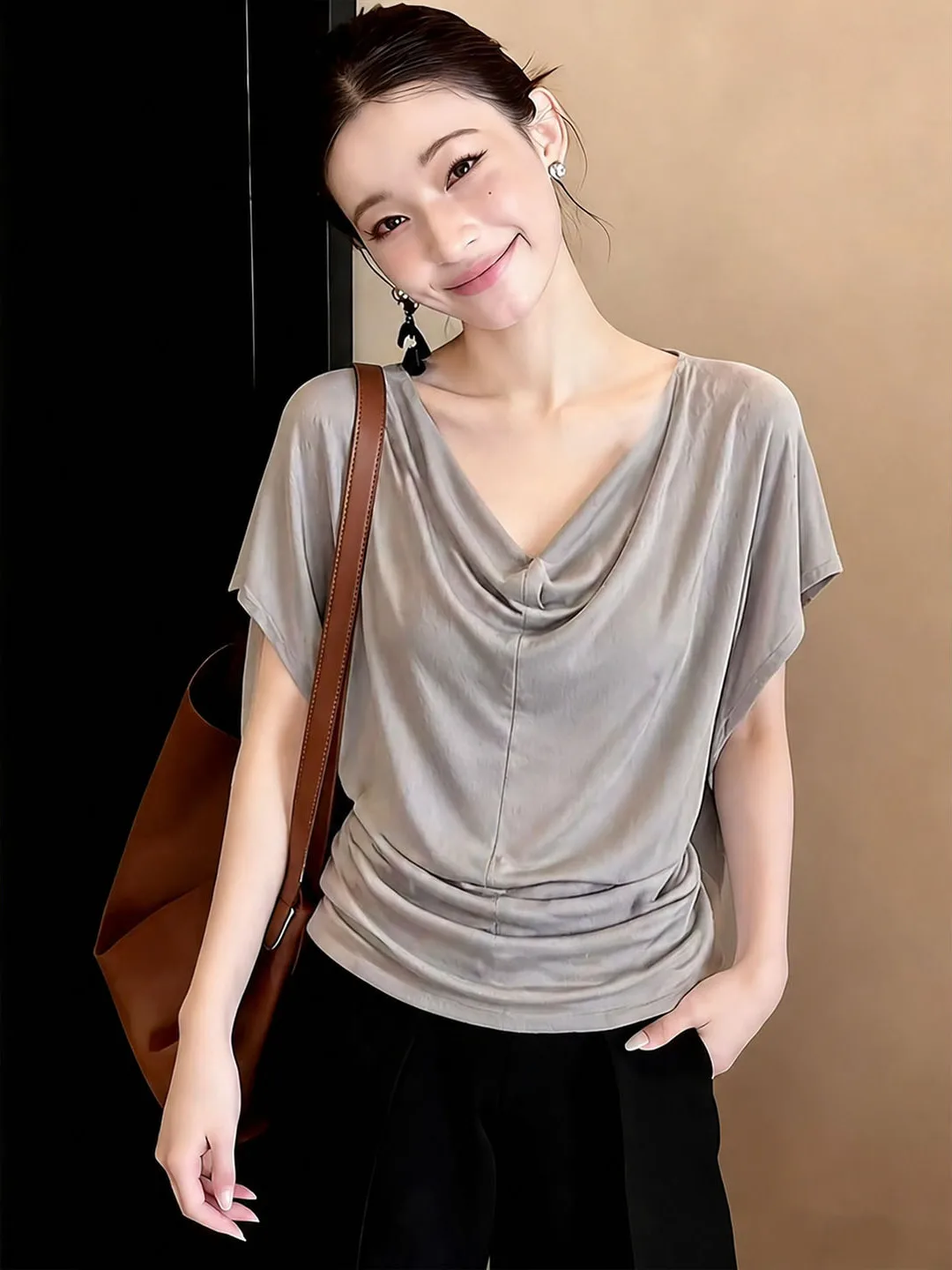 Elegant Simple Short Sleeve Top Commute Versatile High-End Feeling Shirt Summer Charming Poetry Art Lin Silk Women's T-shirt
Elegant Simple Short Sleeve Top Commute Versatile High-End Feeling Shirt Summer Charming Poetry Art Lin Silk Women's T-shirt