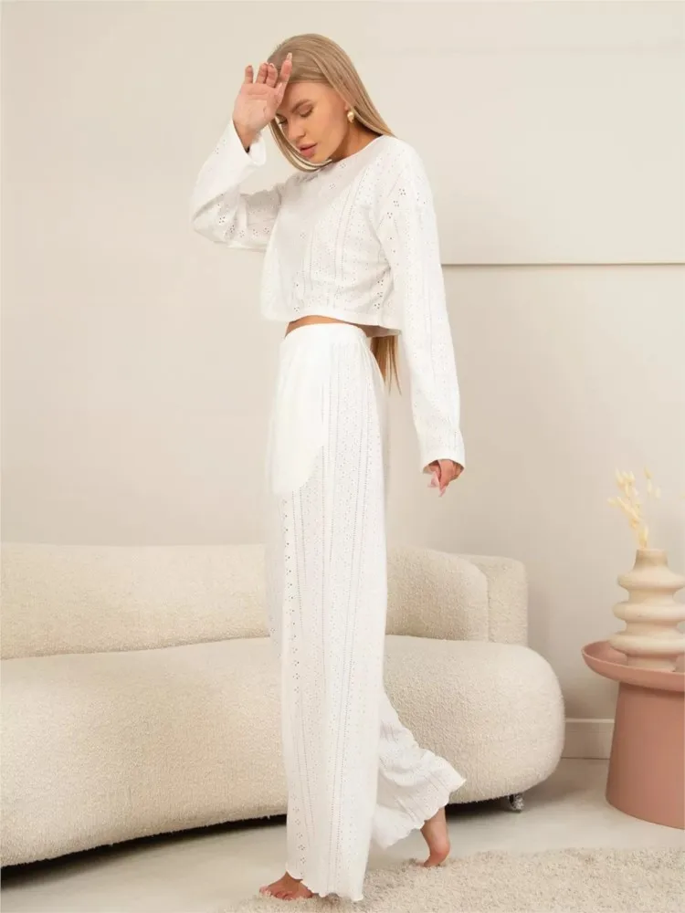 Elegant Woman's Pajamas Suit Fashion Jacquard O-neck Short Tops Long Pants Two-piece Set Autumn Winter Ladies Solid Color Nighty
Elegant Woman's Pajamas Suit Fashion Jacquard O-neck Short Tops Long Pants Two-piece Set Autumn Winter Ladies Solid Color Nighty