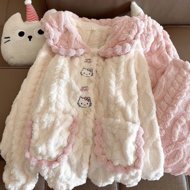 Ins пижамы для девочек, милые осенние и зимние утепленные брюки с длинными рукавами из кораллового бархата «Hello Kitty», милая домашняя одежда
Ins пижамы для девочек, милые осенние и зимние утепленные брюки с длинными рукавами из кораллового бархата «Hello Kitty», милая домашняя одежда