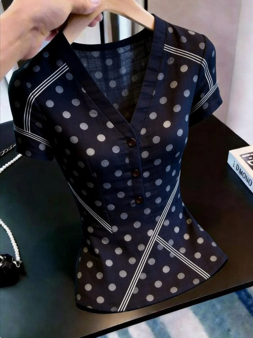 Slimming Blue Polka Dot V-Neck Short Sleeve Shirt Women's Commute Design Unique Style French Style Slim Fit Shirt Summer
Slimming Blue Polka Dot V-Neck Short Sleeve Shirt Women's Commute Design Unique Style French Style Slim Fit Shirt Summer