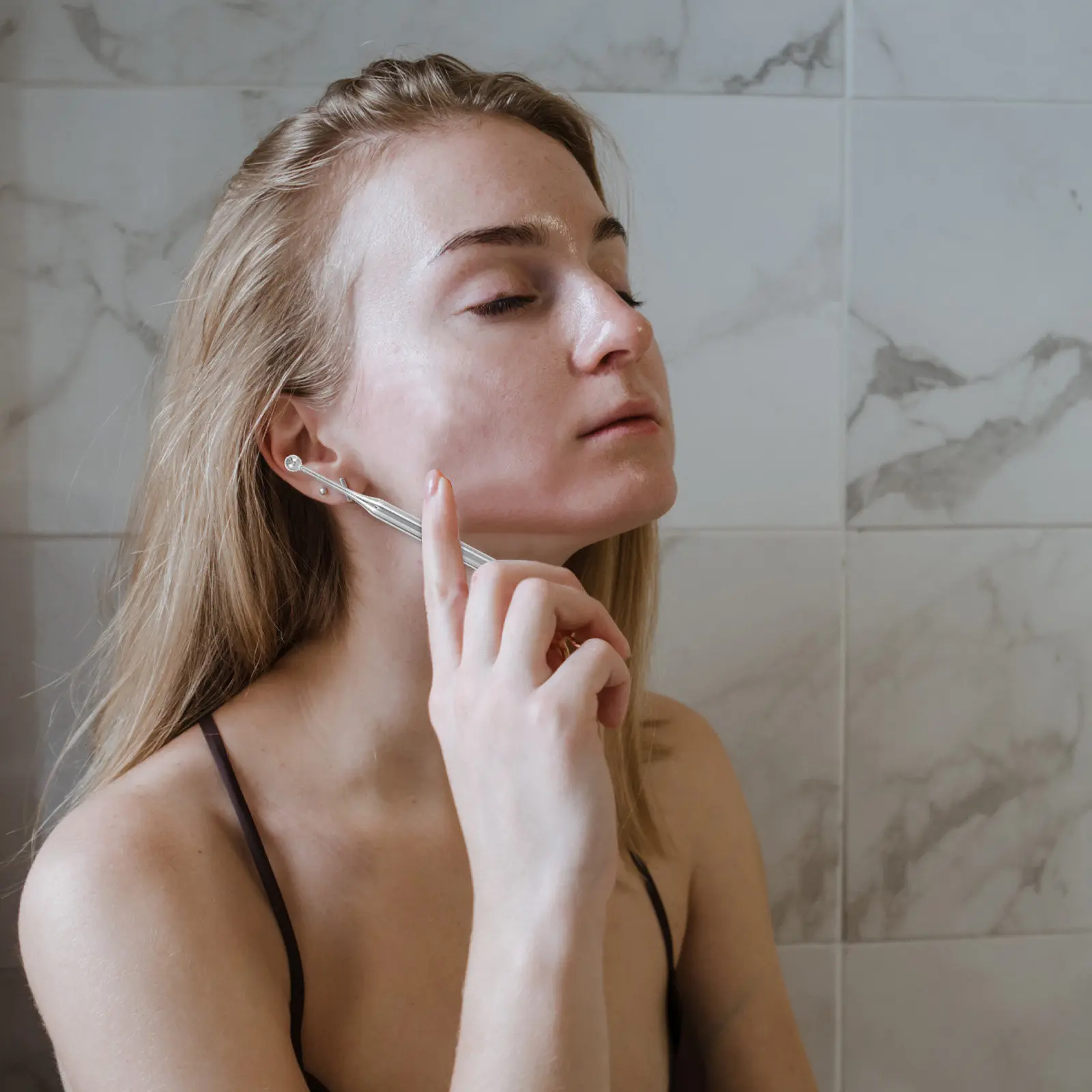 Ручка-щуп для акупунктурных точек уха, 1 шт., из нержавеющей стали, с двойным наконечником для точного определения аурикулярных точек, для массажной терапии, для домашнего использования
Ручка-щуп для акупунктурных точек уха, 1 шт., из нержавеющей стали, с двойным наконечником для точного определения аурикулярных точек, для массажной терапии, для домашнего использования