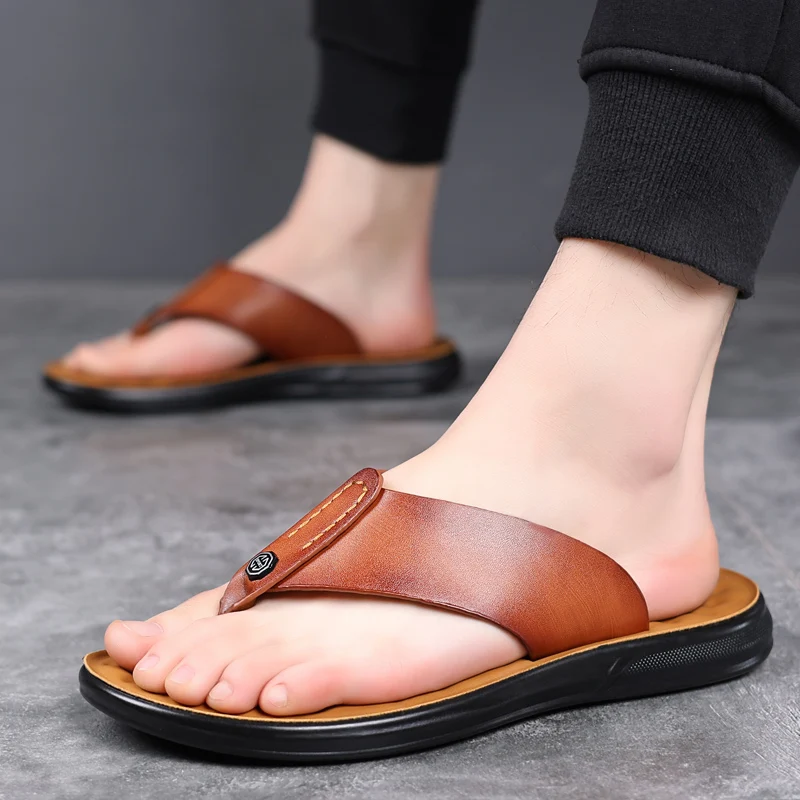 Summer casual flip flops Comfortable and high-quality style Outdoor leisure beach walking Daily breathable men's shoes Black
Summer casual flip flops Comfortable and high-quality style Outdoor leisure beach walking Daily breathable men's shoes Black