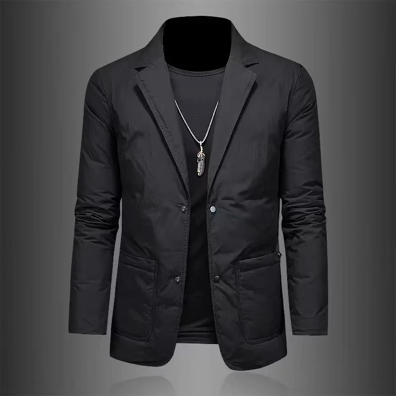 Мужская повседневная легкая куртка-пуховик 2025 года, новая зимняя коллекция, однотонное пальто с отложным воротником, модное и тонкое
Мужская повседневная легкая куртка-пуховик 2025 года, новая зимняя коллекция, однотонное пальто с отложным воротником, модное и тонкое