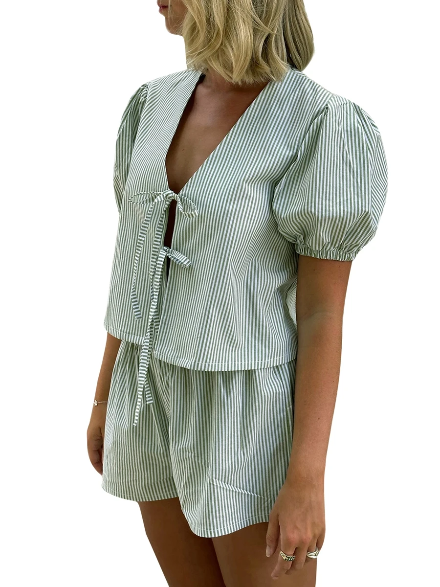 Women's Summer Outfits Stripe Print Short Puff Sleeves Bow Tie Front Tops with Elastic Waist Shorts Set Streetwear
Women's Summer Outfits Stripe Print Short Puff Sleeves Bow Tie Front Tops with Elastic Waist Shorts Set Streetwear