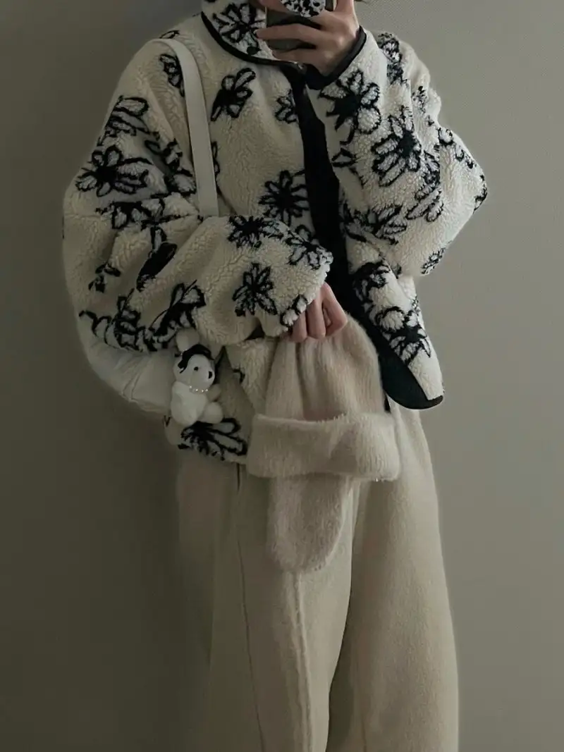 2Colors Stand Collar 2 side wearing Coat Women 2025 Autumn Lambswool Jackets Cardigan Flower Long Sleeve Tops Mujer(hx9157)
2Colors Stand Collar 2 side wearing Coat Women 2025 Autumn Lambswool Jackets Cardigan Flower Long Sleeve Tops Mujer(hx9157)