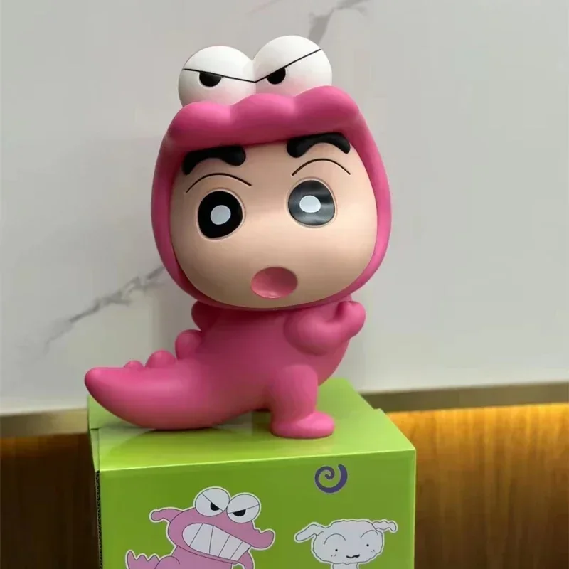 21/32 см Мультфильм Crayon Shin-chan аниме Cos крокодил большой ручной работы Crayon Shin-chan ПВХ модель куклы Статуэтка настольная коллекция
21/32 см Мультфильм Crayon Shin-chan аниме Cos крокодил большой ручной работы Crayon Shin-chan ПВХ модель куклы Статуэтка настольная коллекция
