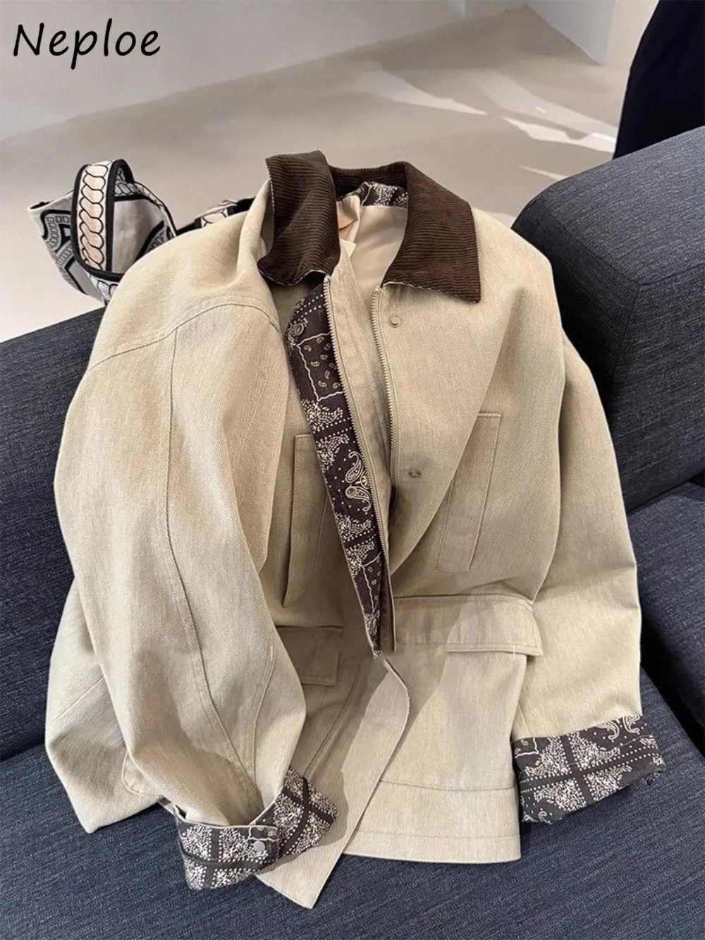 Neploe Safari Hong Kong Style Panelled Patchwork Jacket Thin Vintage Turn-down Collar Coat Casual Elegant Mid-length Moda Femme
Neploe Safari Hong Kong Style Panelled Patchwork Jacket Thin Vintage Turn-down Collar Coat Casual Elegant Mid-length Moda Femme