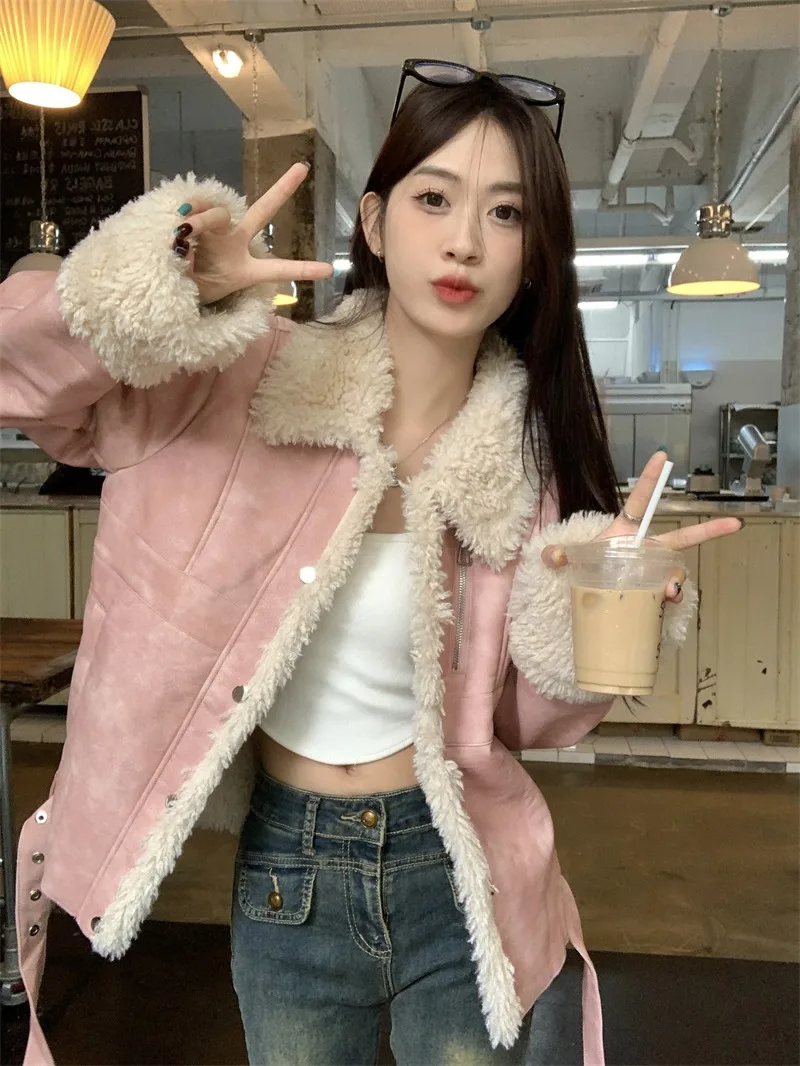 Pink Distressed Retro Craft Fur Integrated Jacket for Women's Autumn and Winter Warm Flip Collar Patchwork Jacket Female Clothes
Pink Distressed Retro Craft Fur Integrated Jacket for Women's Autumn and Winter Warm Flip Collar Patchwork Jacket Female Clothes