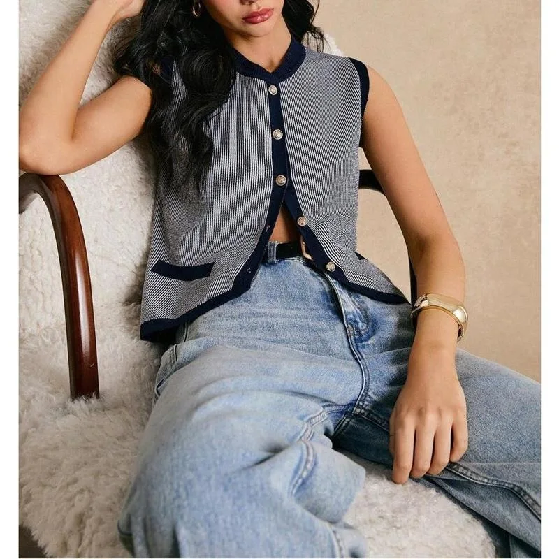 Color Block Knit Vest round Neck Inner Wear Cross-Border Fashion Women's Vest Knitted Design Regular Length Inner Shirt
Color Block Knit Vest round Neck Inner Wear Cross-Border Fashion Women's Vest Knitted Design Regular Length Inner Shirt