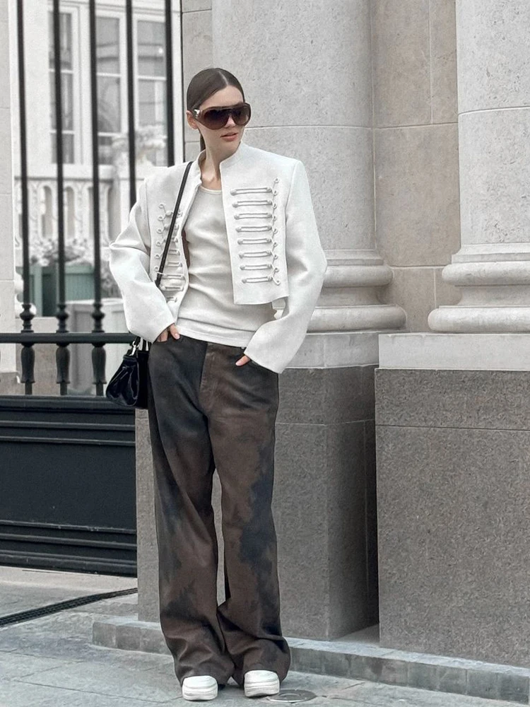 Женская шикарная белая куртка в стиле Наполеон, с воротником-стойкой, длинными рукавами, однобортная, укороченная, новинка 2026 года, для повседневной носки
Женская шикарная белая куртка в стиле Наполеон, с воротником-стойкой, длинными рукавами, однобортная, укороченная, новинка 2026 года, для повседневной носки