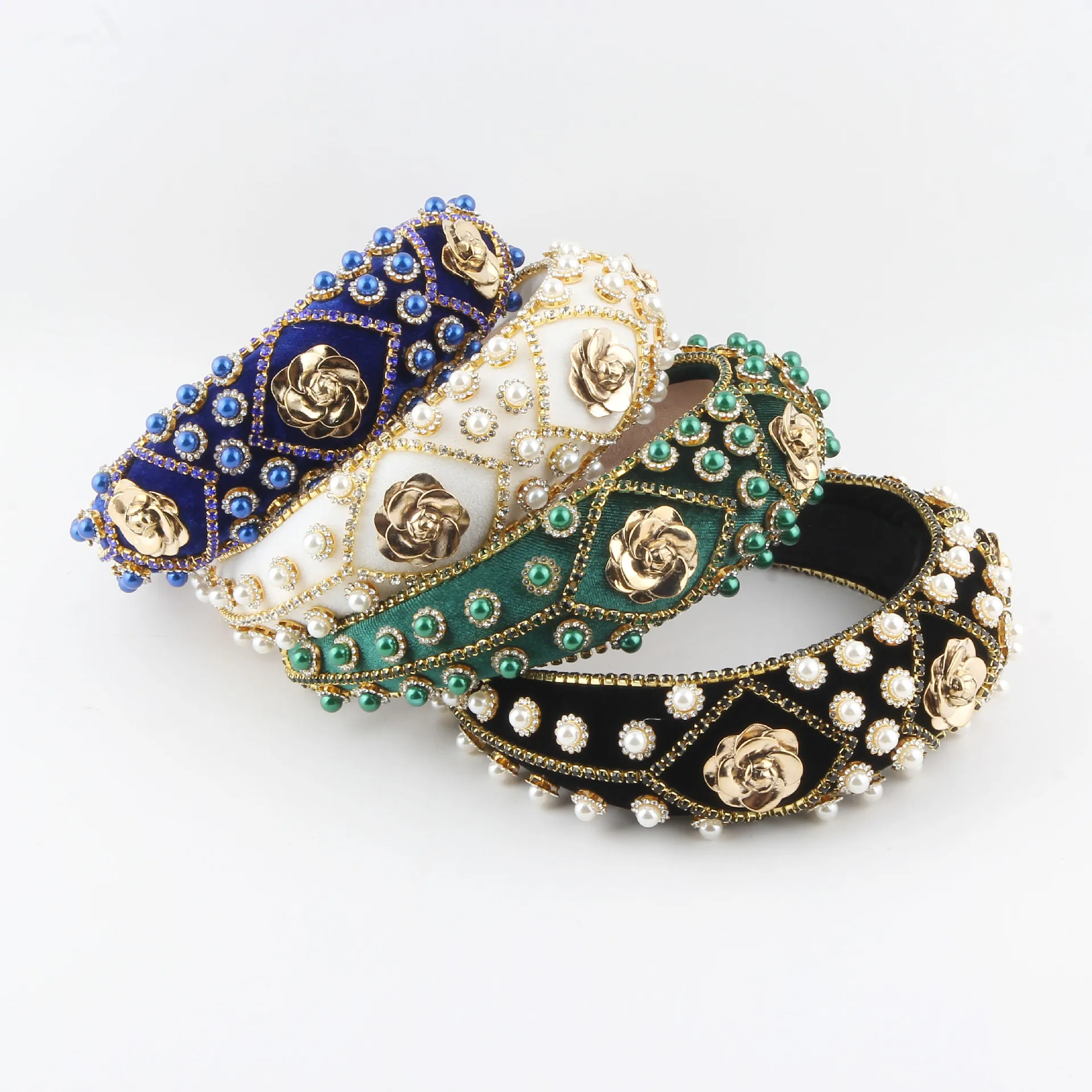 European and American Fashion Baroque Velvet Handmade Chain Rhinestone Headband Wide Sponge Hair Accessory
European and American Fashion Baroque Velvet Handmade Chain Rhinestone Headband Wide Sponge Hair Accessory