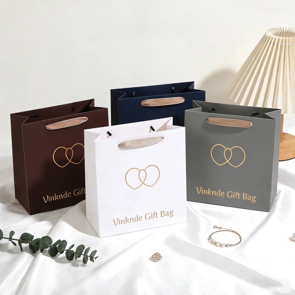 24/50/100Pcs Custom Logo Luxury Gift Jewelry Packaging Paper Shopping Bag Portable Cosmetic Tote Bags Wedding Dinner Party Sack
24/50/100Pcs Custom Logo Luxury Gift Jewelry Packaging Paper Shopping Bag Portable Cosmetic Tote Bags Wedding Dinner Party Sack