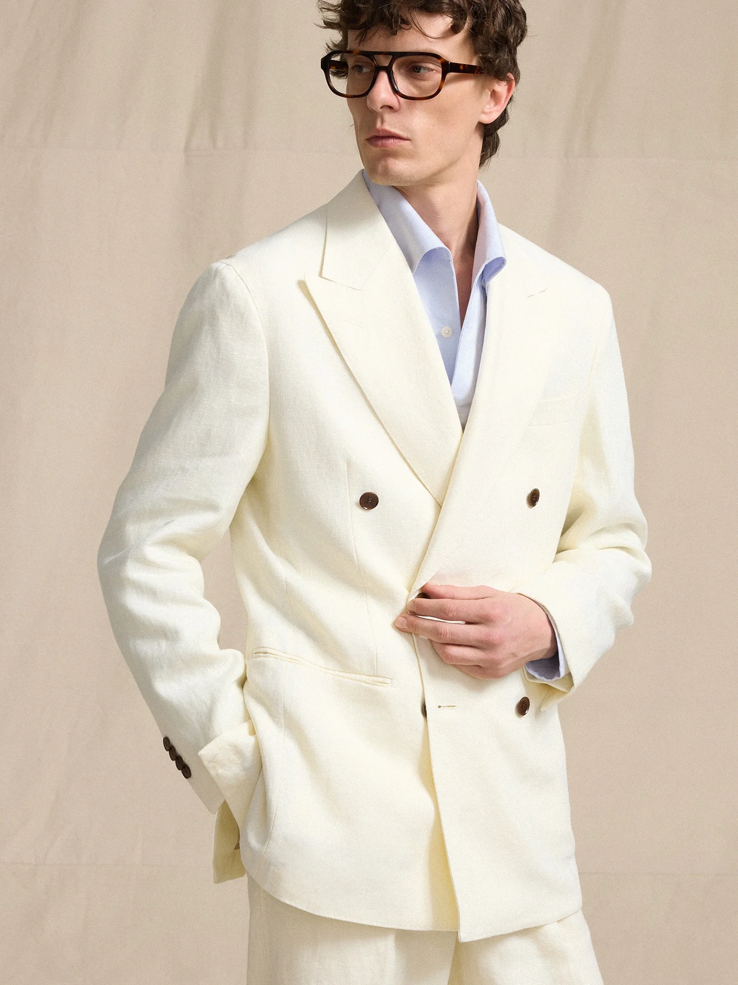 CULTUM Linen Lightweight Spring Summer Naples Casual Men's Suit Set Double Button Notch Lapel Business Casual Wear
CULTUM Linen Lightweight Spring Summer Naples Casual Men's Suit Set Double Button Notch Lapel Business Casual Wear