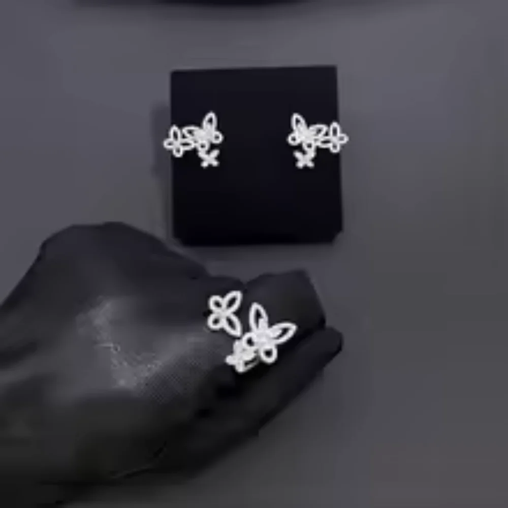 Classic Diamond Three Butterfly Open Ring Three Butterfly Earrings. High end fashion gift.
Classic Diamond Three Butterfly Open Ring Three Butterfly Earrings. High end fashion gift.