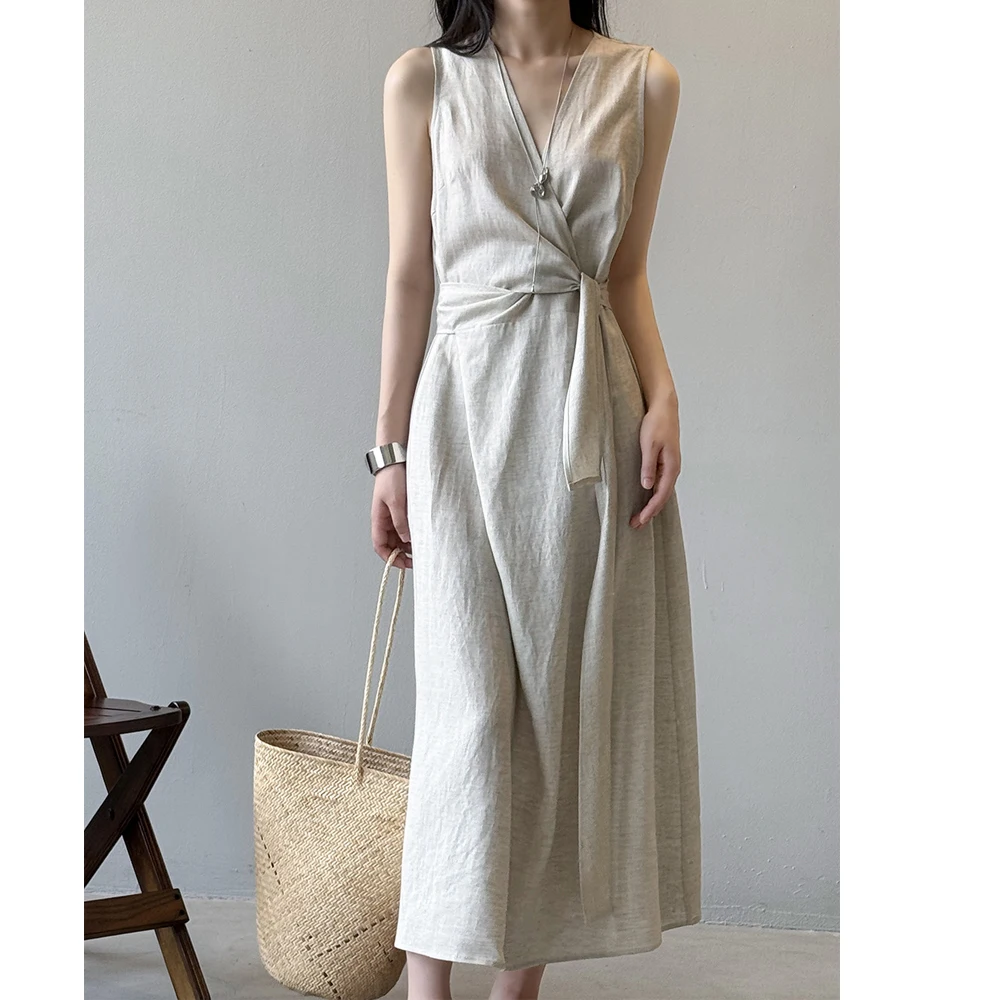 2025 Women Summer Linen Long Dress V-Neck Sleeveless Loose Style Elegant Vintage Maxi Dress Vestidos Women Clothes
2025 Women Summer Linen Long Dress V-Neck Sleeveless Loose Style Elegant Vintage Maxi Dress Vestidos Women Clothes
