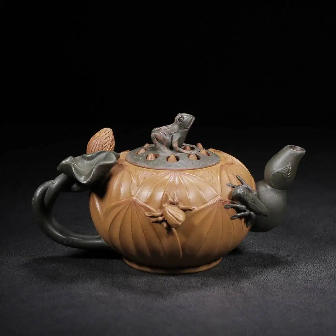 Chinese Yixing Zisha Clay Handmade Exquisite Teapot
Chinese Yixing Zisha Clay Handmade Exquisite Teapot