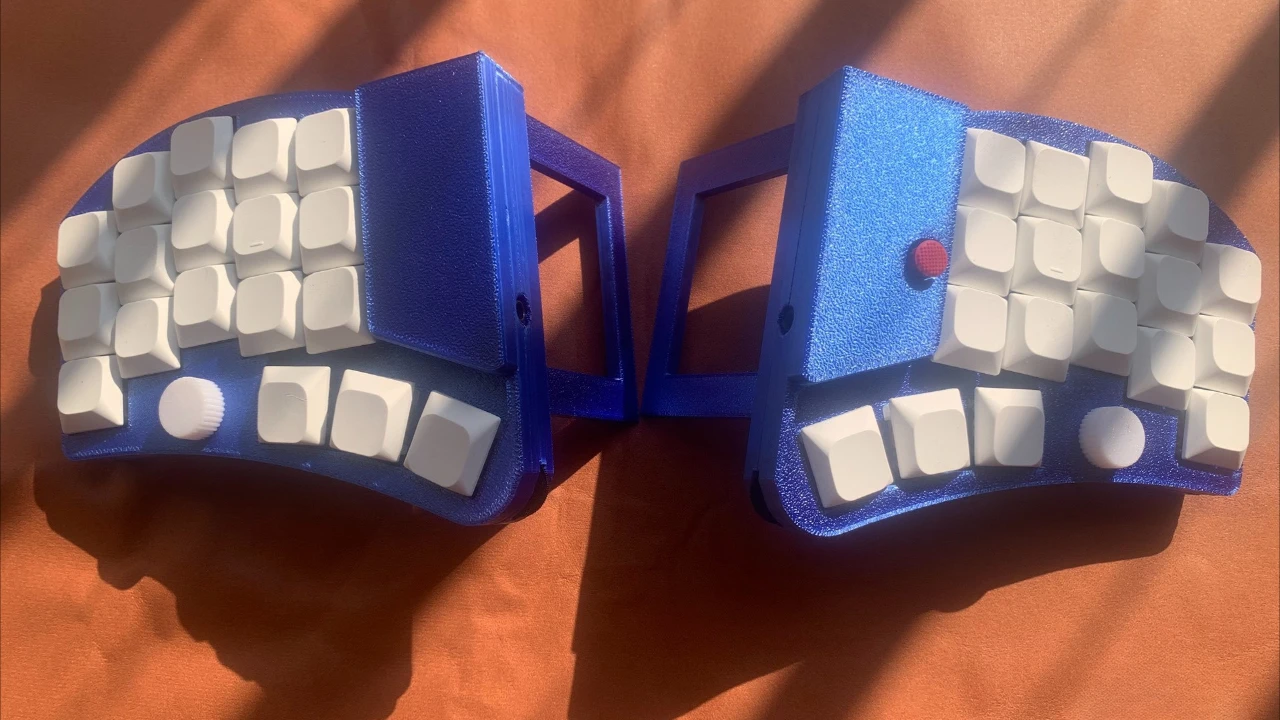 Little Red Dot Split Mechanical Keyboard Custom Gateron2.0 Low Axis 3DPrinting Hot-swap VIAL Wired DIY Portable Folding Stand
Little Red Dot Split Mechanical Keyboard Custom Gateron2.0 Low Axis 3DPrinting Hot-swap VIAL Wired DIY Portable Folding Stand