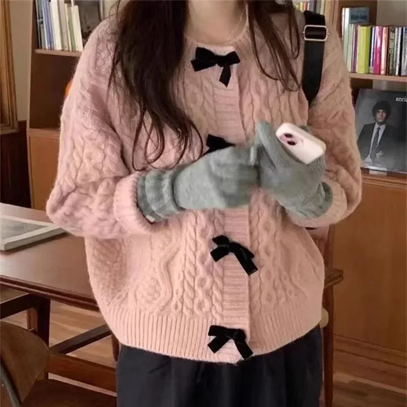 Cardigan Women Bow Soft Glutinous Sweater Women Retro Twist Knitted Outerwear Graceful Sweet Warm Long sleeve High Sense Top
Cardigan Women Bow Soft Glutinous Sweater Women Retro Twist Knitted Outerwear Graceful Sweet Warm Long sleeve High Sense Top