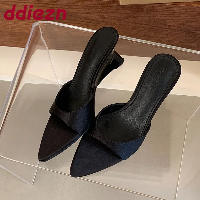 Fashion Pointed Toe Women Wedges Heeled Sandals Slides Footwear Shallow Ladies Heeled Wedges Sandals Slippers Shoes Female Pumps
Fashion Pointed Toe Women Wedges Heeled Sandals Slides Footwear Shallow Ladies Heeled Wedges Sandals Slippers Shoes Female Pumps
