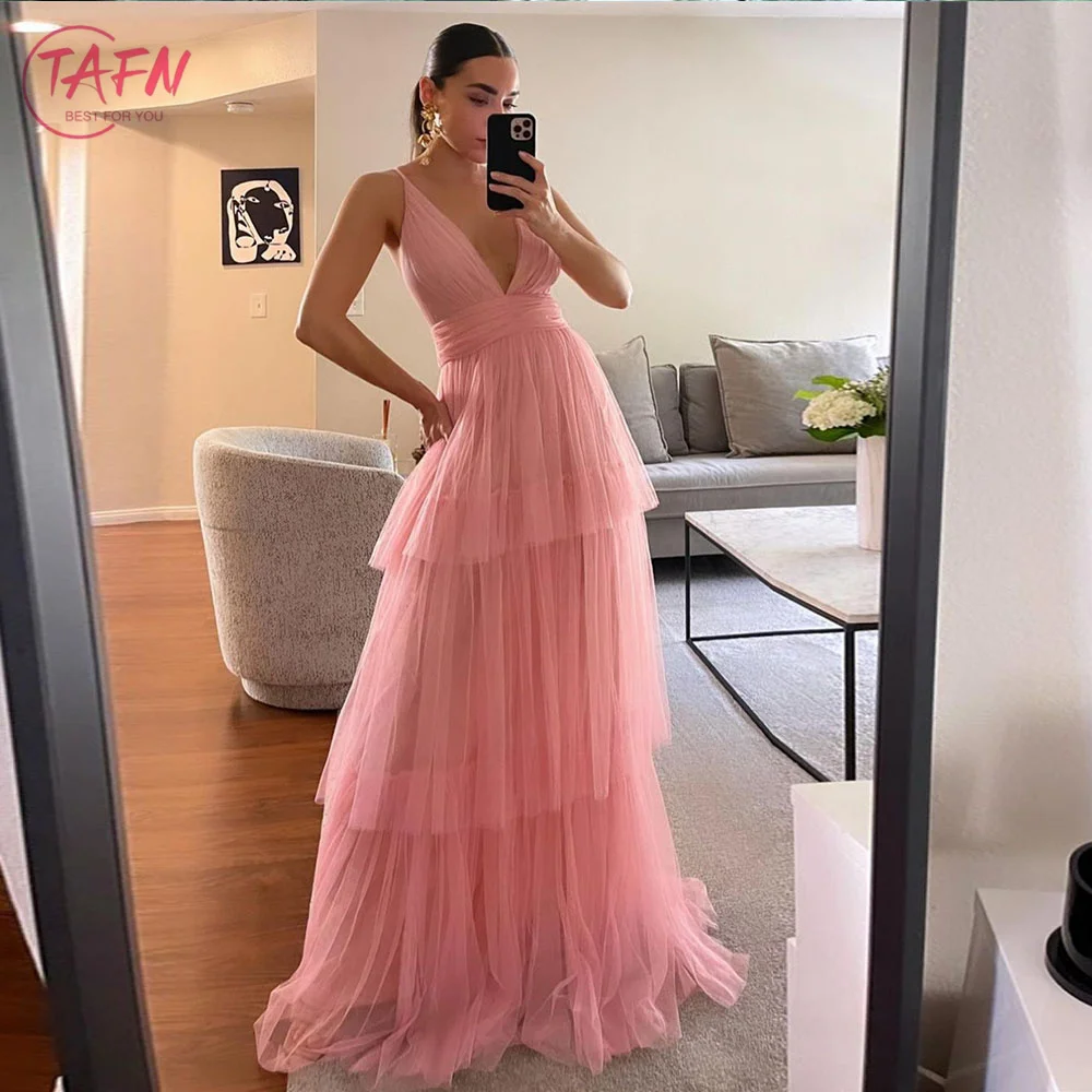 TAFN Pink Deep V-Neck Formal Evening Dresses for Women Tiered Tulle Prom Party Gown Floor-Length A-line vestidos de noche
TAFN Pink Deep V-Neck Formal Evening Dresses for Women Tiered Tulle Prom Party Gown Floor-Length A-line vestidos de noche