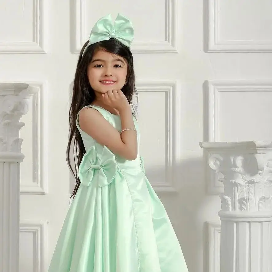 Flower Girl Dresses For Wedding Satin O-Neck A-Line Bow Knee Lenght Cute Kid Birthday Party First Communion Gowns Customized
Flower Girl Dresses For Wedding Satin O-Neck A-Line Bow Knee Lenght Cute Kid Birthday Party First Communion Gowns Customized