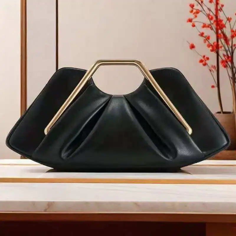 2026 Fashionable versatile handbag with pleated design large capacity suitable outdoor and casual use ideal for evening events
2026 Fashionable versatile handbag with pleated design large capacity suitable outdoor and casual use ideal for evening events