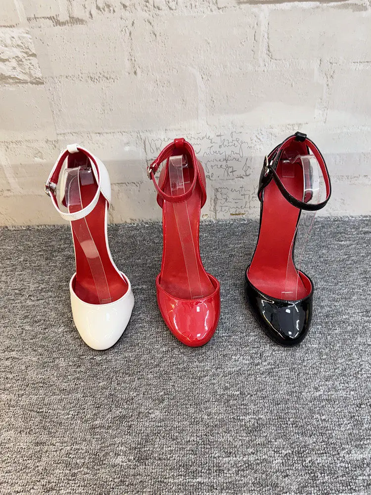 2026 New Round Head Shallow Mouth High Heels 16CM Stiletto High Heels Sexy Red Inner Straw Hollow Large Size Shoes
2026 New Round Head Shallow Mouth High Heels 16CM Stiletto High Heels Sexy Red Inner Straw Hollow Large Size Shoes
