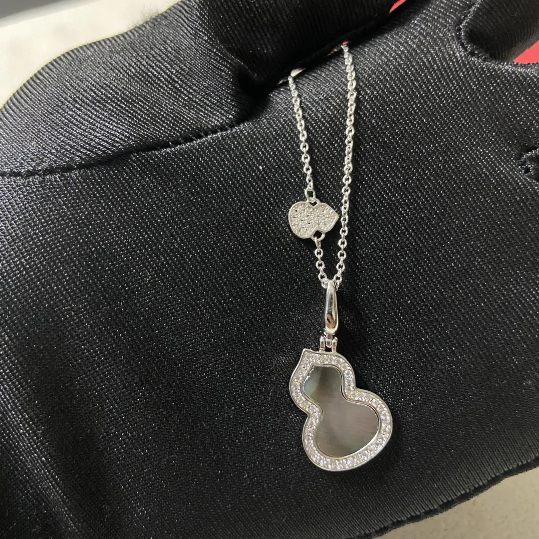 2025 Vintage Inspired 925 Silver Classic Trendy High Luxury Versatile Necklace for Women Blend of Old and New Styles
2025 Vintage Inspired 925 Silver Classic Trendy High Luxury Versatile Necklace for Women Blend of Old and New Styles