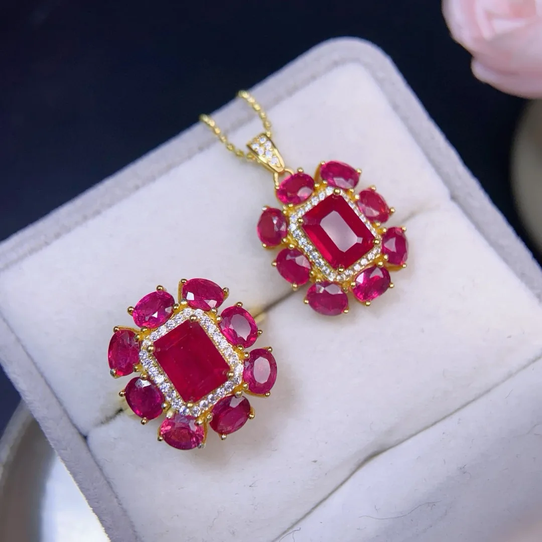 Комплект ювелирных изделий с рубином 6x8 мм и 4x5 мм, позолоченное серебряное кольцо и ожерелье S925, элегантный женский подарок
Комплект ювелирных изделий с рубином 6x8 мм и 4x5 мм, позолоченное серебряное кольцо и ожерелье S925, элегантный женский подарок