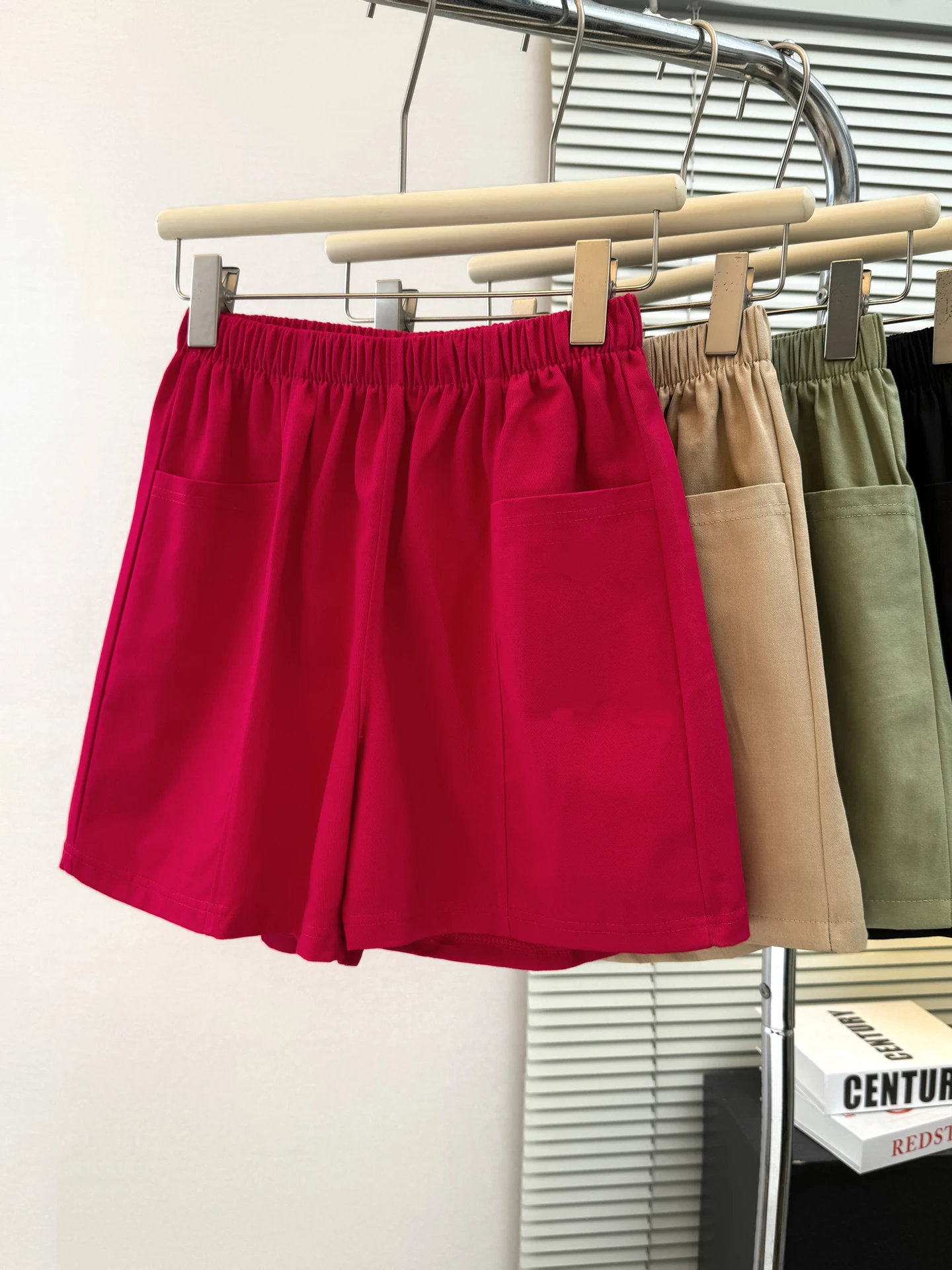 Loose High Waist Cotton Shorts Women's Summer Korean Style Wide Leg Casual Outerwear Sports Five-Point Pants Asymmetrical Com...
Loose High Waist Cotton Shorts Women's Summer Korean Style Wide Leg Casual Outerwear Sports Five-Point Pants Asymmetrical Com...