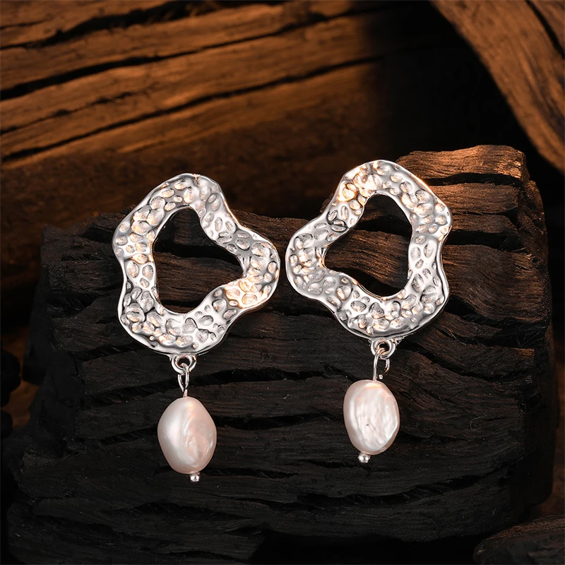 925 Sterling Silver Original Irregular Texture Baroque Pearl Stud Earrings for Women French Light Luxury Personality Jewelry
925 Sterling Silver Original Irregular Texture Baroque Pearl Stud Earrings for Women French Light Luxury Personality Jewelry