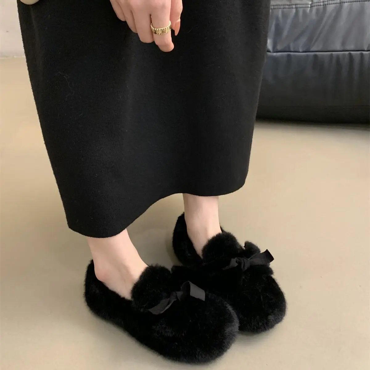 2025 new winters warm fur loafers woman flat ballet flats with bow ladies round toe fluffy moccasins
2025 new winters warm fur loafers woman flat ballet flats with bow ladies round toe fluffy moccasins