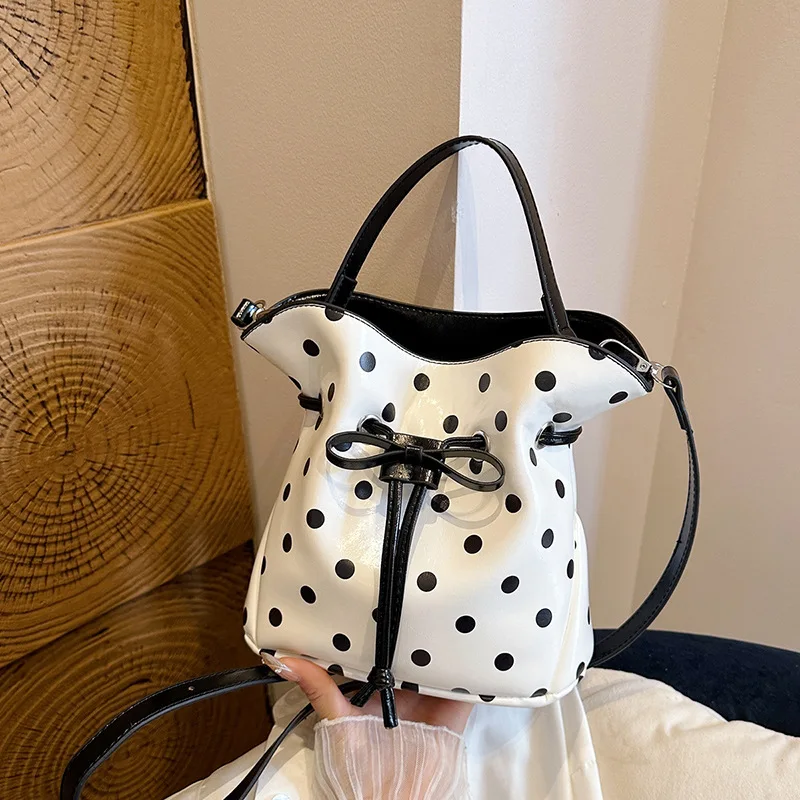 Polka Dot Ruched Shoulder Bag With Star Pendant Women Bow Decor Large Capacity Hobo Bag Retro Versatile Handbag For Daily Commut
Polka Dot Ruched Shoulder Bag With Star Pendant Women Bow Decor Large Capacity Hobo Bag Retro Versatile Handbag For Daily Commut